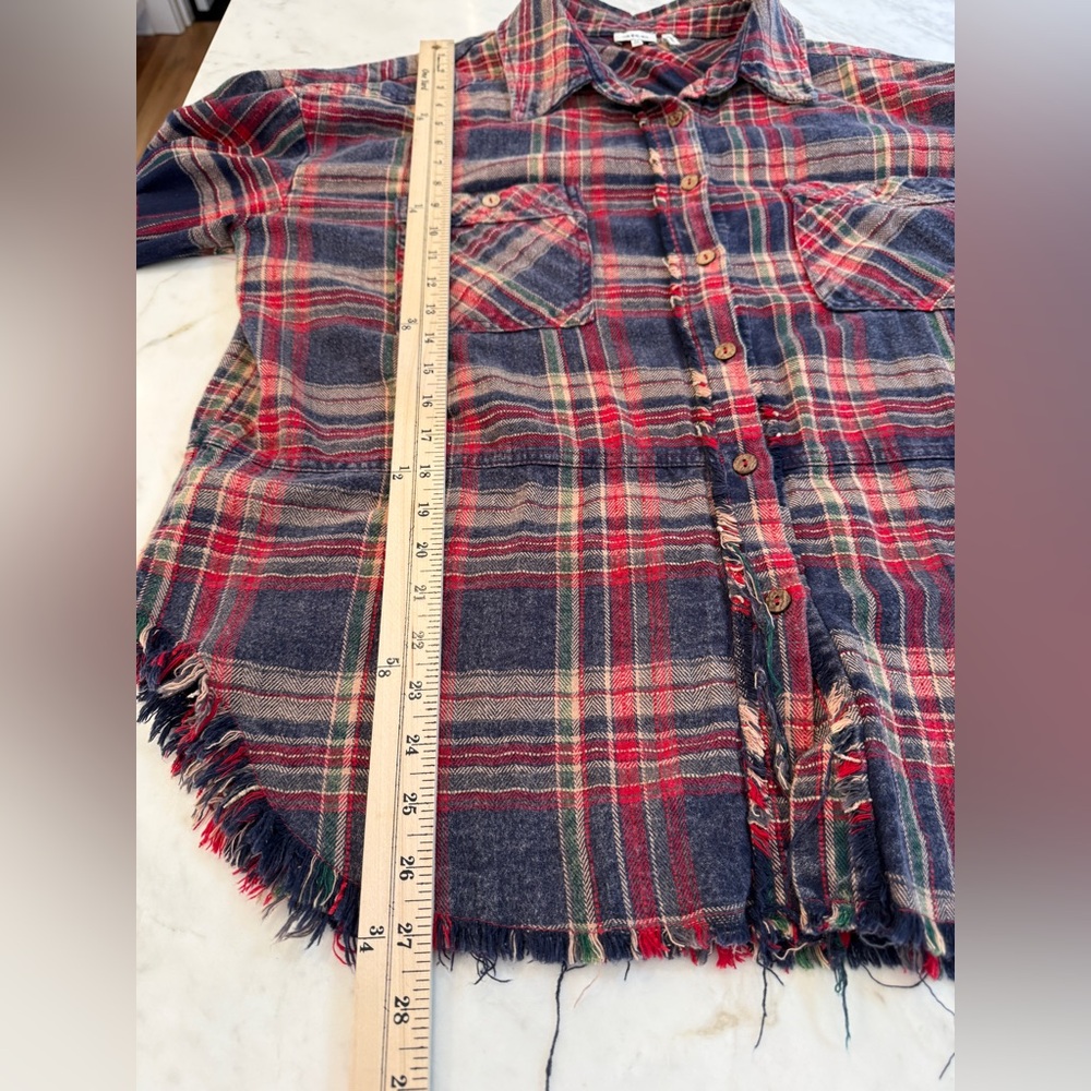 BKE Boyfriend Plaid Flannel Shirt Raw Hem Button Front Size M - Picture 9 of 9